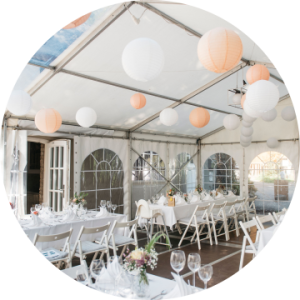 Carpa para eventos al aire libre organizada por Innova Eventos